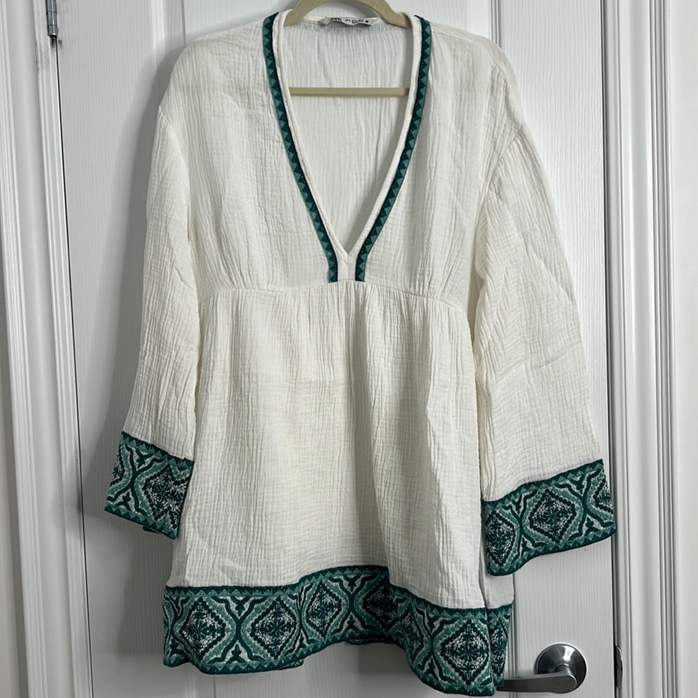 Zara v-neck lined 100% cotton loose fit off-white teal embroidered trim